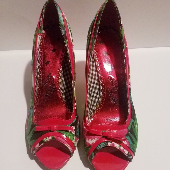 Shoes - Naughty Monkey Open Toe Jungle Print Sandal Size8